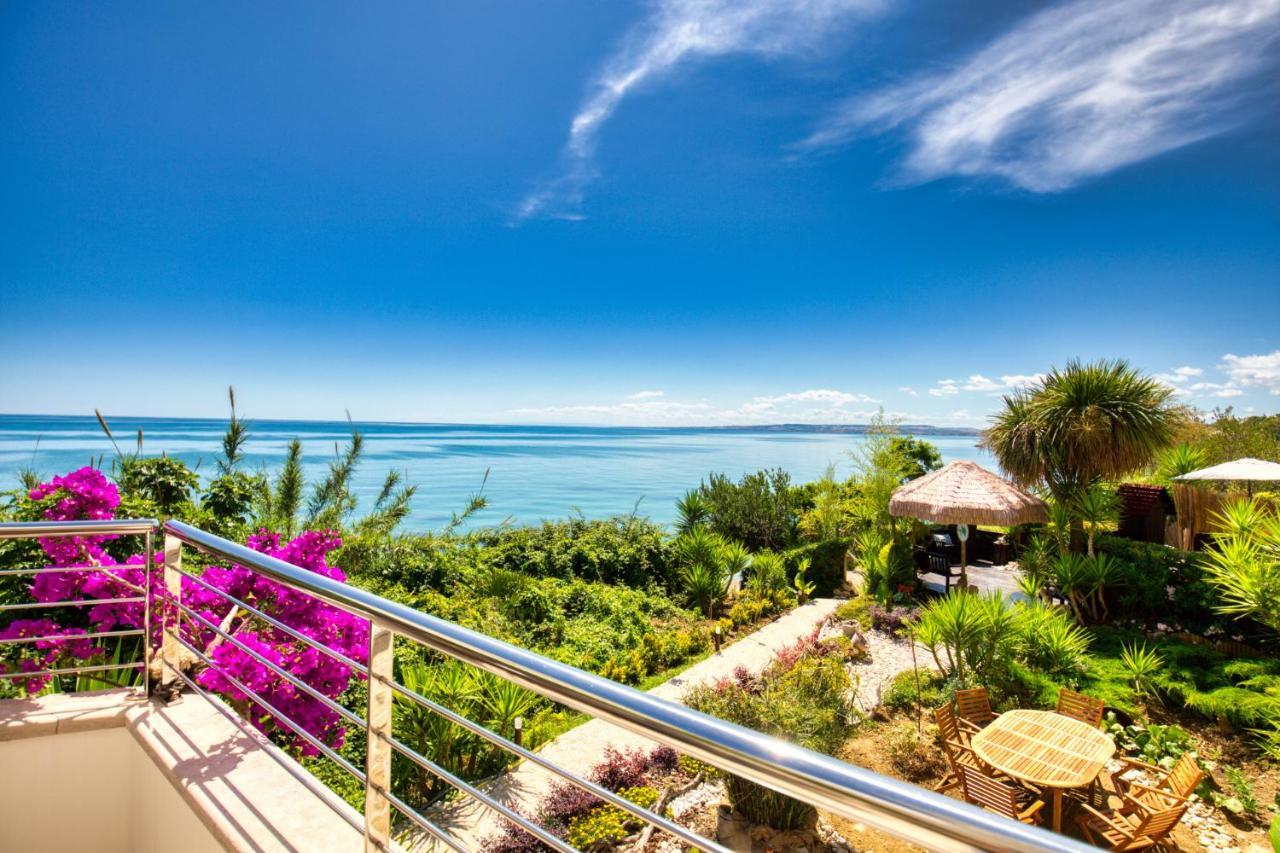 Residenze Longhi Bed & Breakfast Васто Екстериор снимка