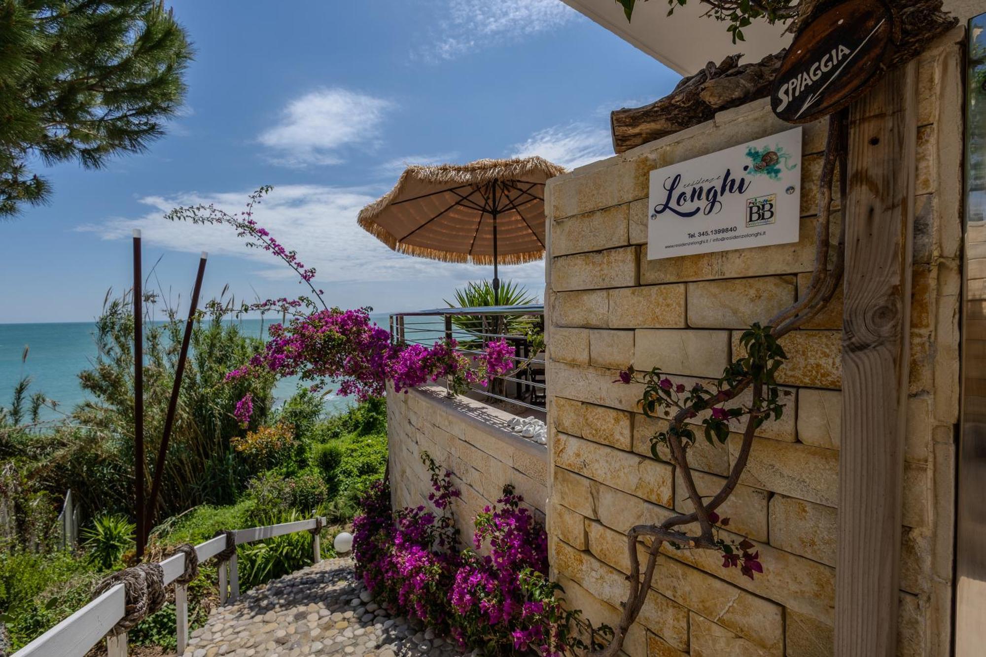 Residenze Longhi Bed & Breakfast Васто Екстериор снимка