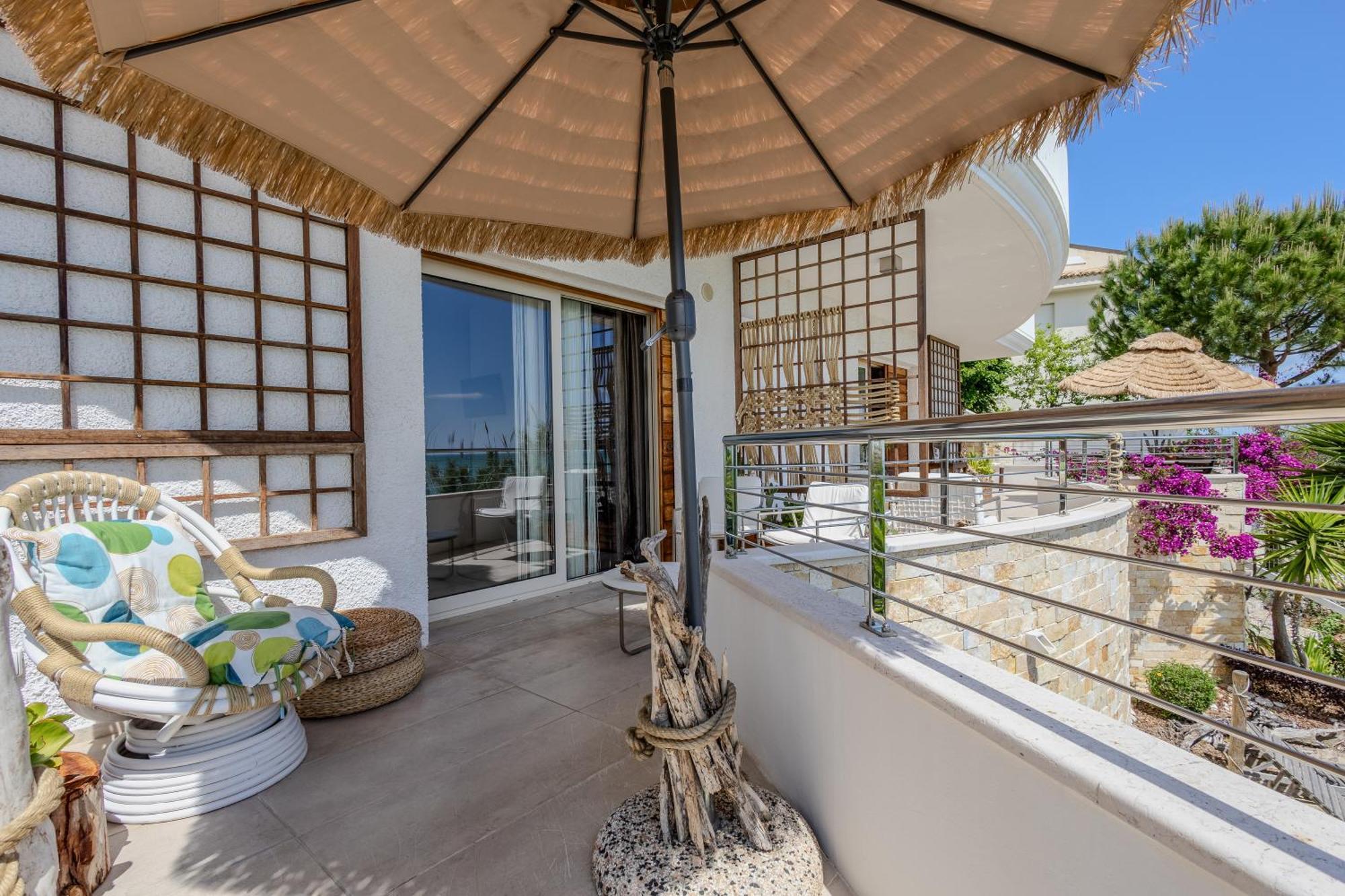 Residenze Longhi Bed & Breakfast Васто Екстериор снимка
